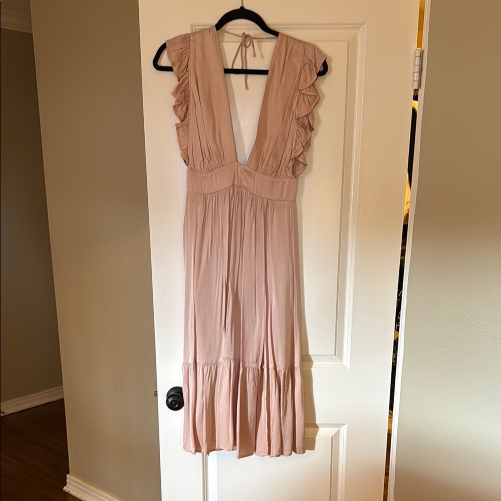Chic Backless Ruffle Dress in Blush